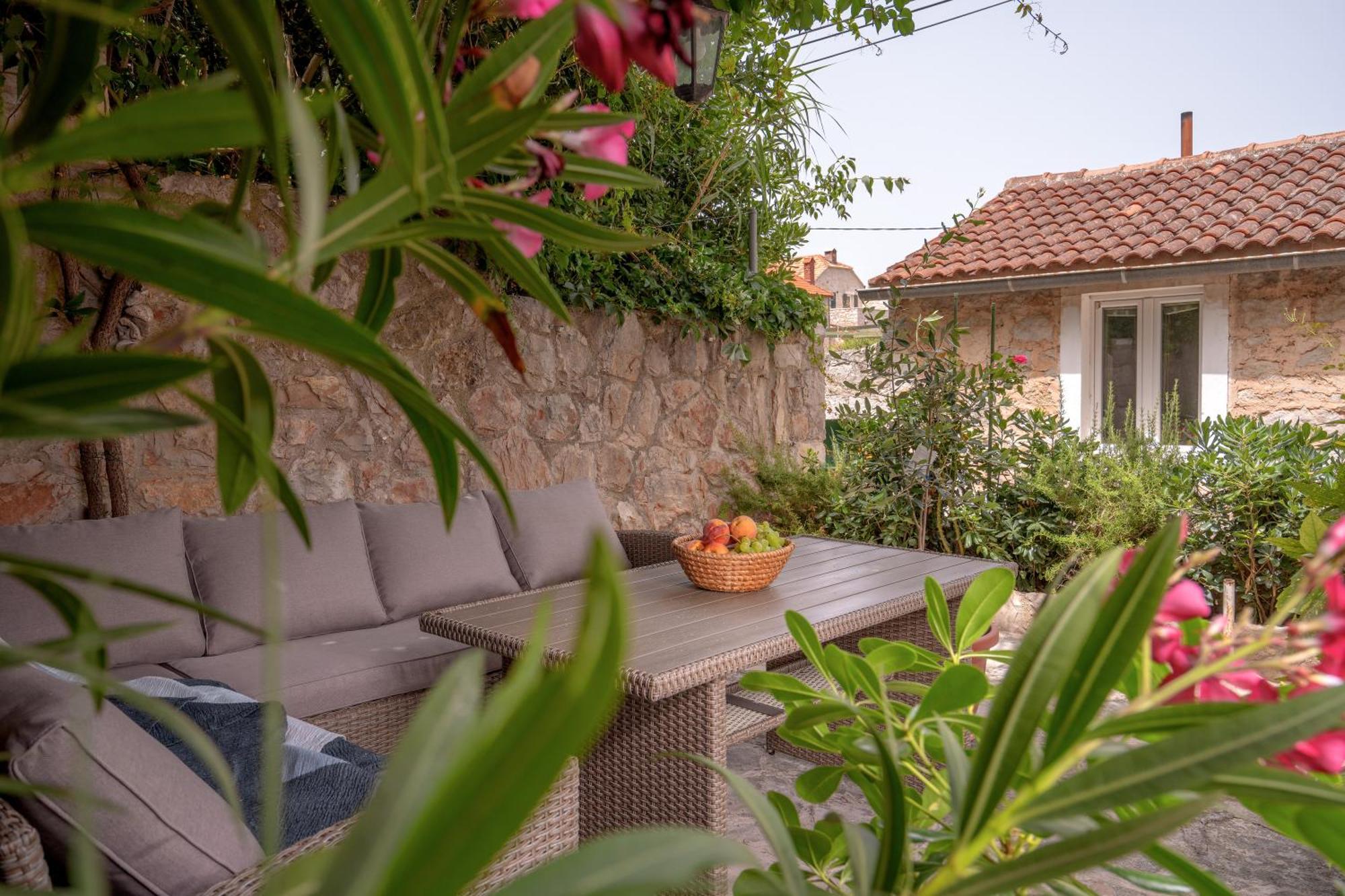 Holiday Home Skala With Hot Tub & Kala With Terrace Pitve Exterior photo